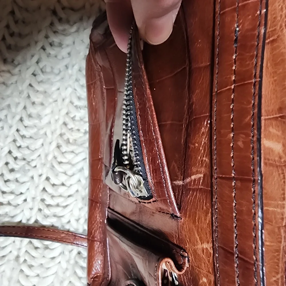 BRIGHTON  All-In-One Crossbody Shoulder Bag Alligator Embossed Chocolate Leather
